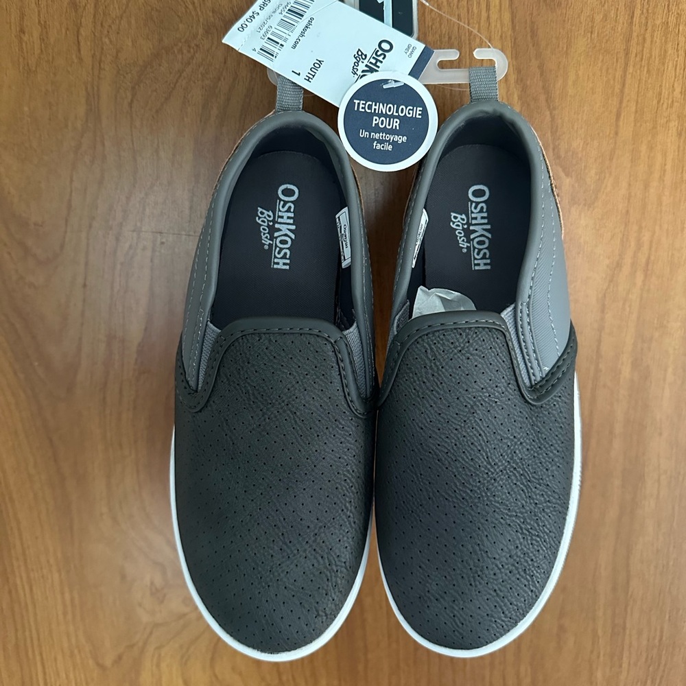 Oshkosh slip on shoe size 1.  New with tags